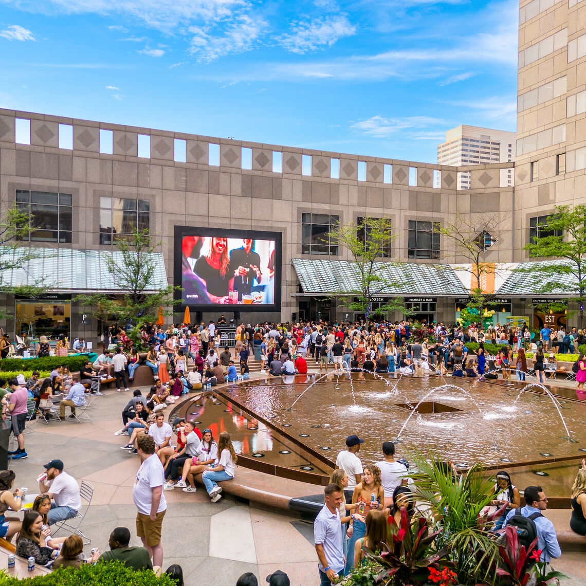 Summertime Spritzes: Outdoor Bars in Center City Philadelphia